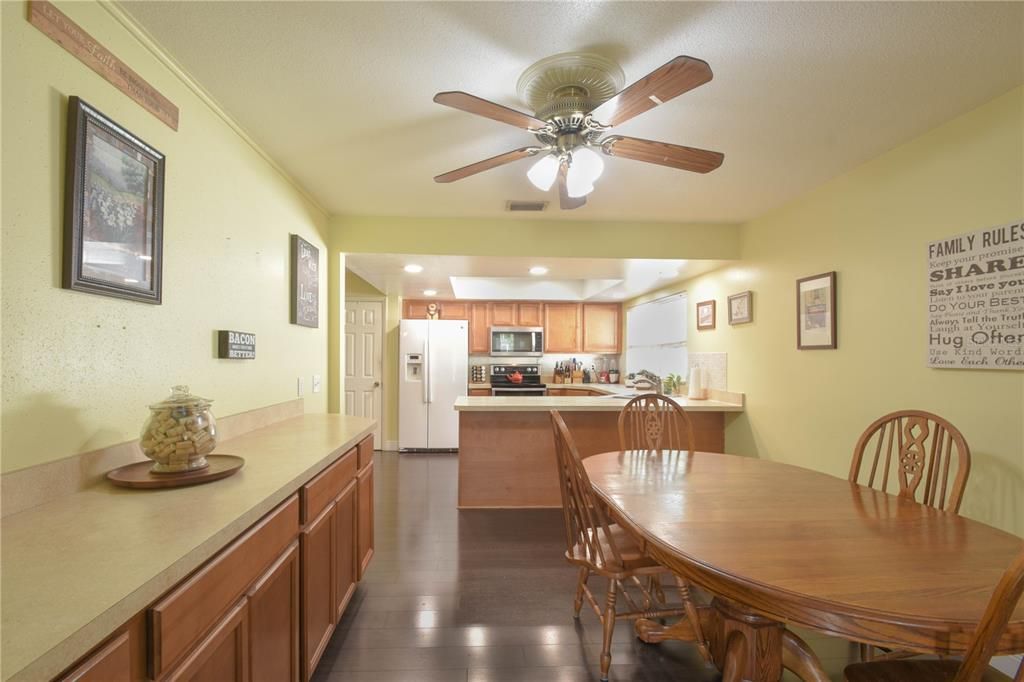 For Sale: $500,000 (4 beds, 2 baths, 2046 Square Feet)
