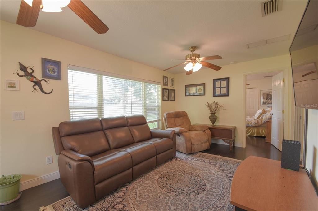 For Sale: $500,000 (4 beds, 2 baths, 2046 Square Feet)