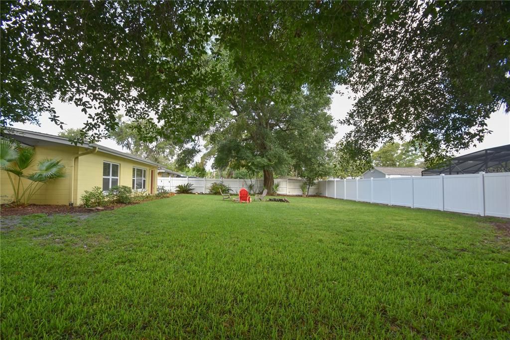 For Sale: $500,000 (4 beds, 2 baths, 2046 Square Feet)