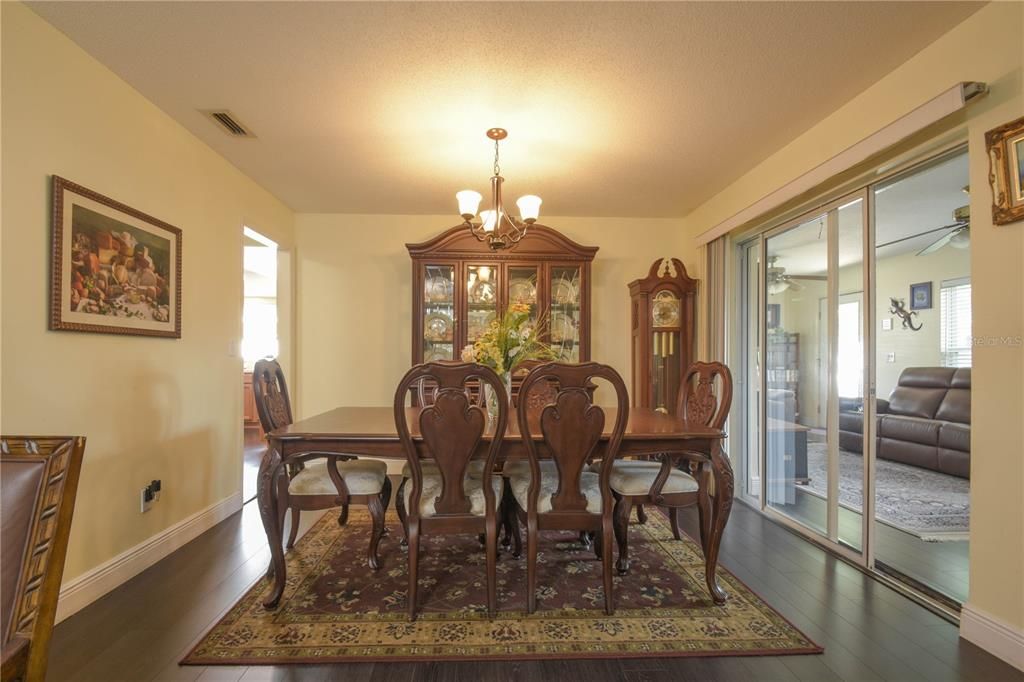 For Sale: $500,000 (4 beds, 2 baths, 2046 Square Feet)