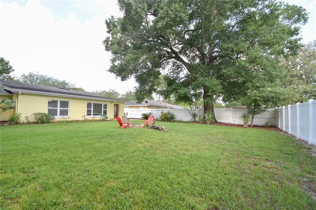 For Sale: $500,000 (4 beds, 2 baths, 2046 Square Feet)