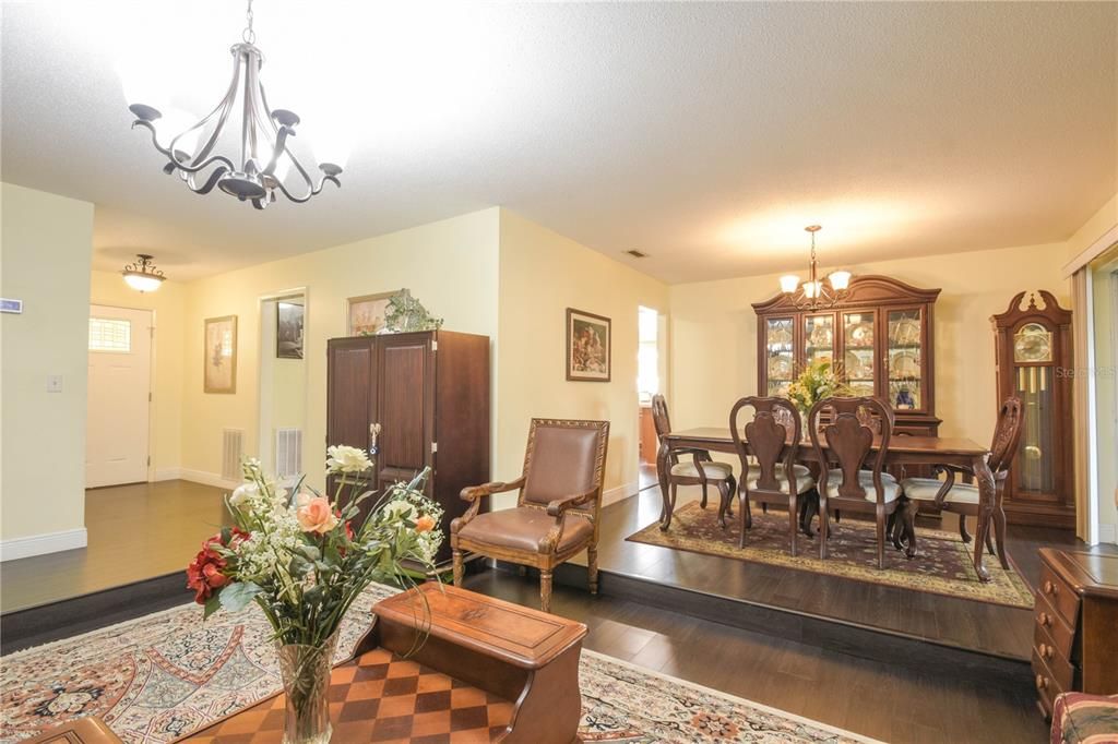 For Sale: $500,000 (4 beds, 2 baths, 2046 Square Feet)