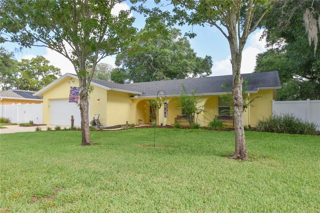 For Sale: $500,000 (4 beds, 2 baths, 2046 Square Feet)