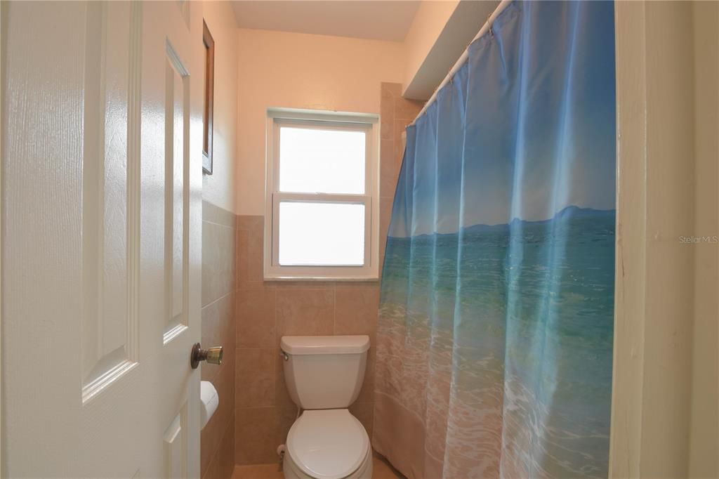 For Sale: $500,000 (4 beds, 2 baths, 2046 Square Feet)