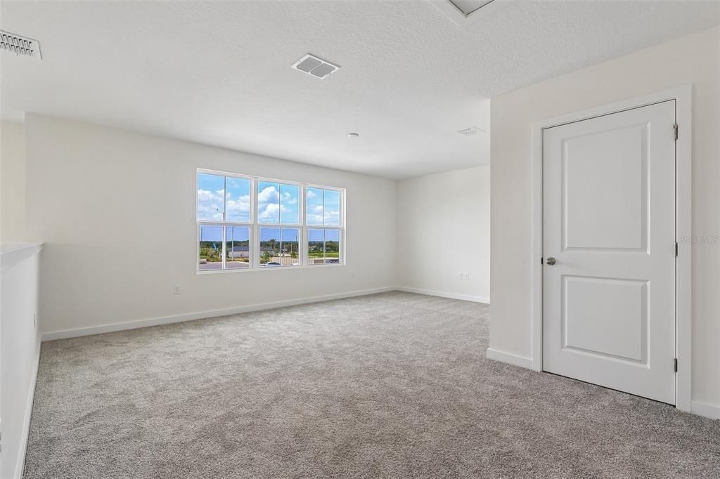 For Sale: $329,990 (3 beds, 2 baths, 1986 Square Feet)