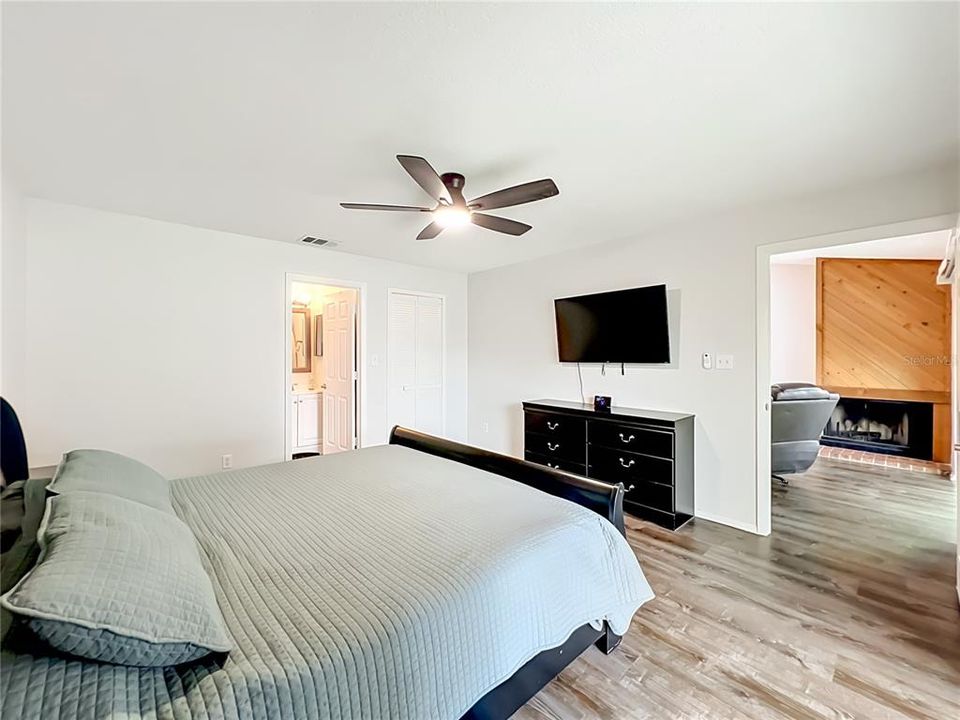 For Sale: $380,000 (3 beds, 2 baths, 1232 Square Feet)