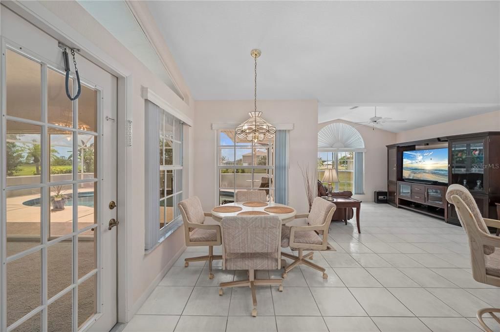 Activo con contrato: $379,900 (3 camas, 2 baños, 2021 Pies cuadrados)