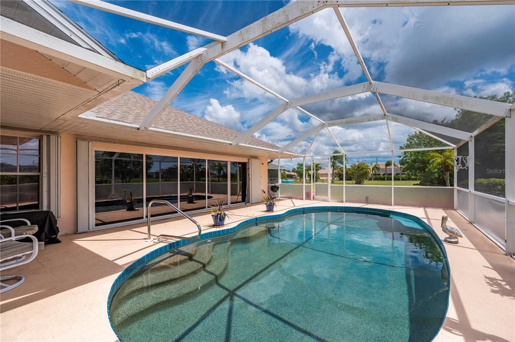 Activo con contrato: $379,900 (3 camas, 2 baños, 2021 Pies cuadrados)