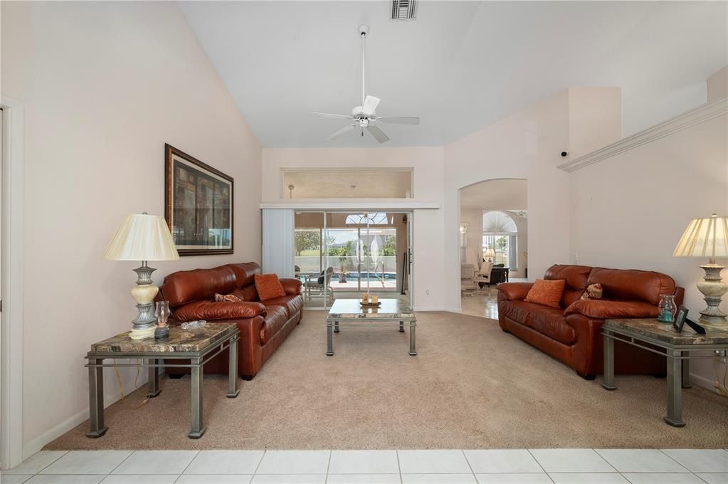 Activo con contrato: $379,900 (3 camas, 2 baños, 2021 Pies cuadrados)