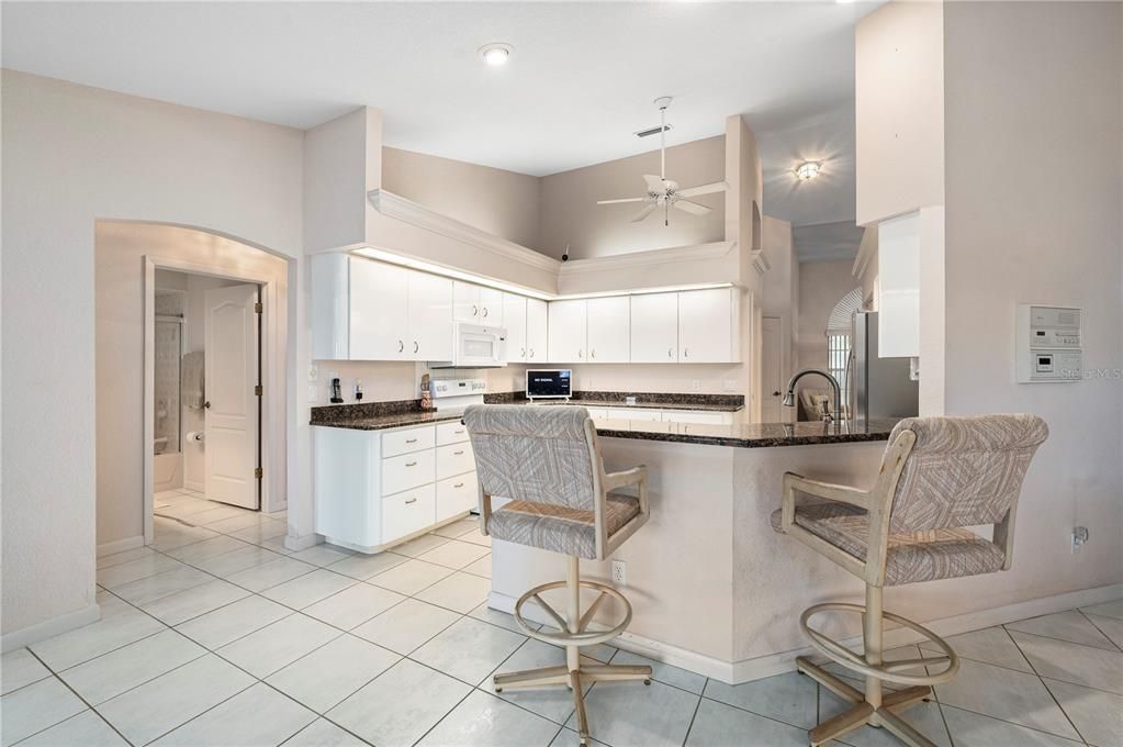 Activo con contrato: $379,900 (3 camas, 2 baños, 2021 Pies cuadrados)