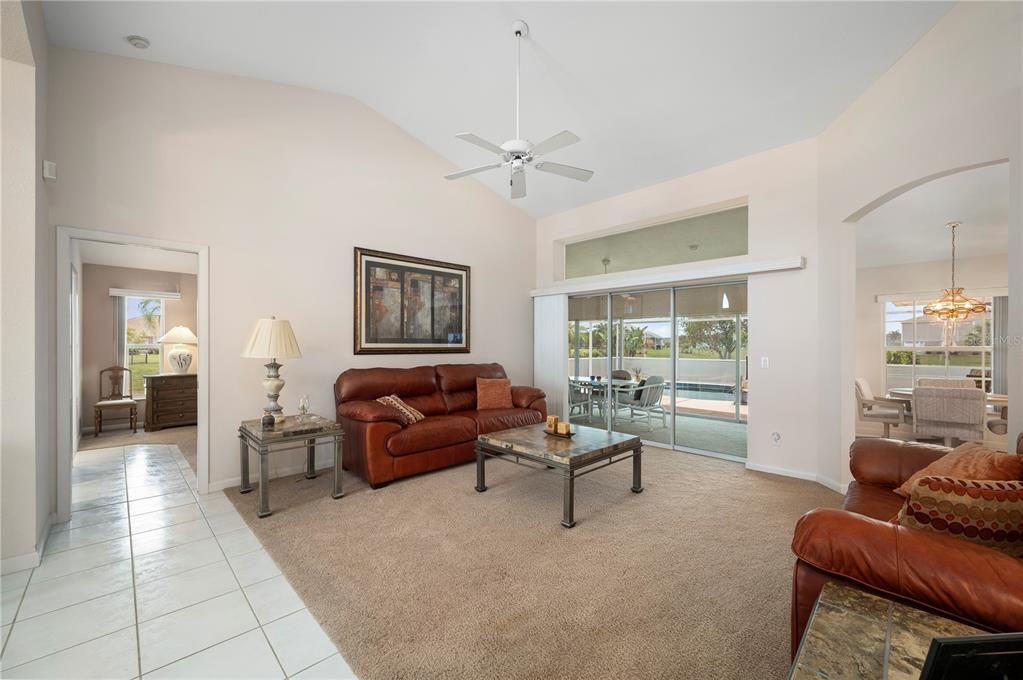 Activo con contrato: $379,900 (3 camas, 2 baños, 2021 Pies cuadrados)