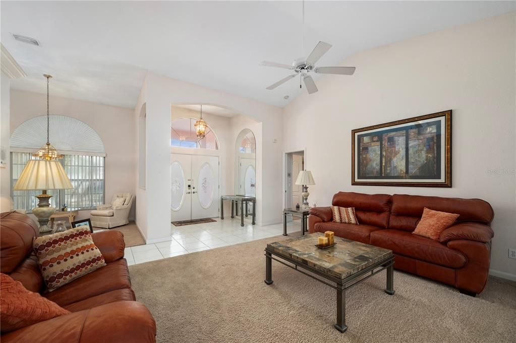 Activo con contrato: $379,900 (3 camas, 2 baños, 2021 Pies cuadrados)