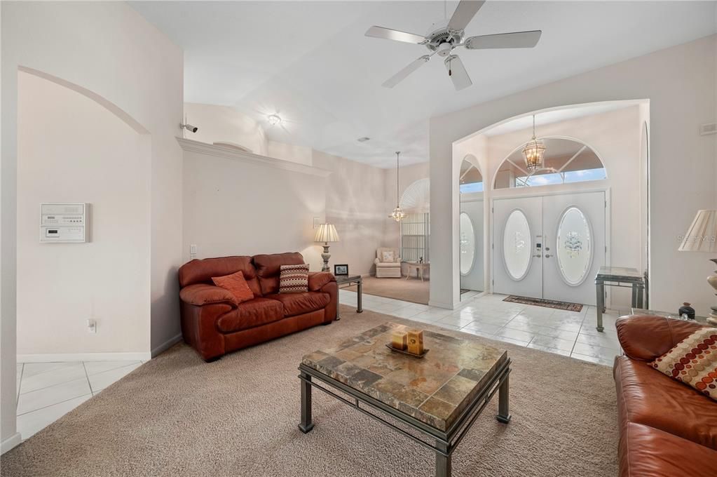 Activo con contrato: $379,900 (3 camas, 2 baños, 2021 Pies cuadrados)