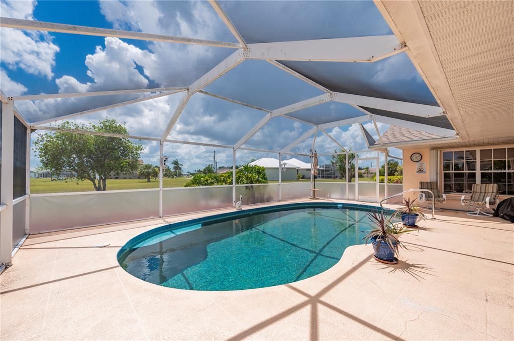 Activo con contrato: $379,900 (3 camas, 2 baños, 2021 Pies cuadrados)