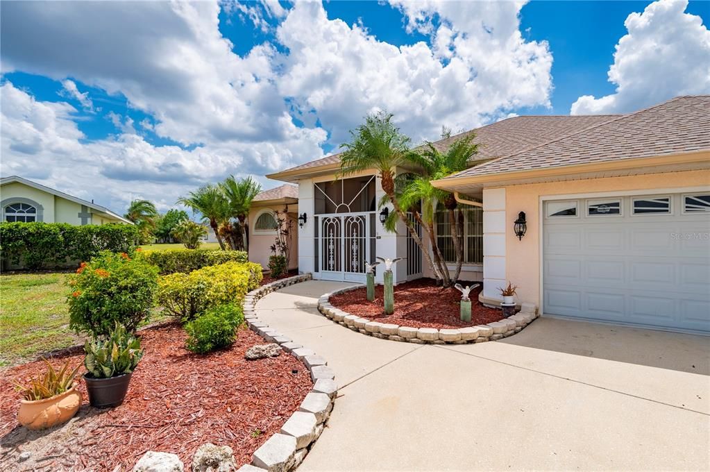 Activo con contrato: $379,900 (3 camas, 2 baños, 2021 Pies cuadrados)