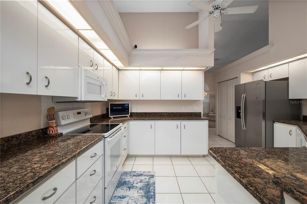 Activo con contrato: $379,900 (3 camas, 2 baños, 2021 Pies cuadrados)