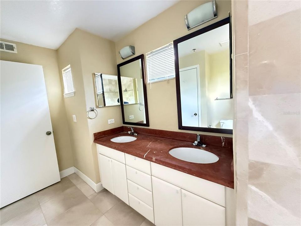For Rent: $1,895 (3 beds, 2 baths, 1550 Square Feet)