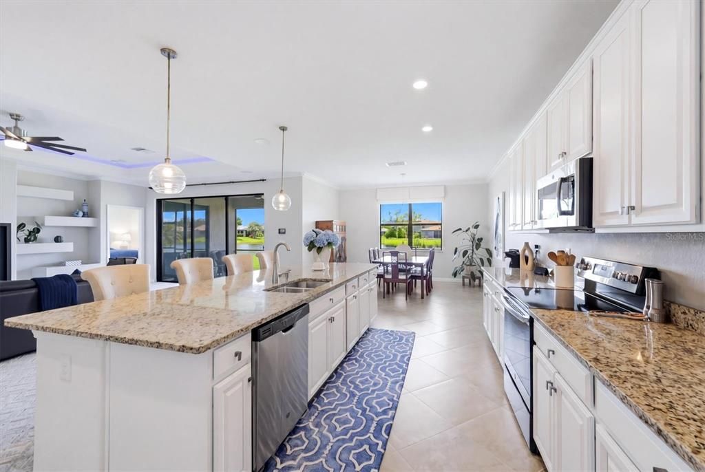 For Sale: $689,000 (3 beds, 3 baths, 2455 Square Feet)
