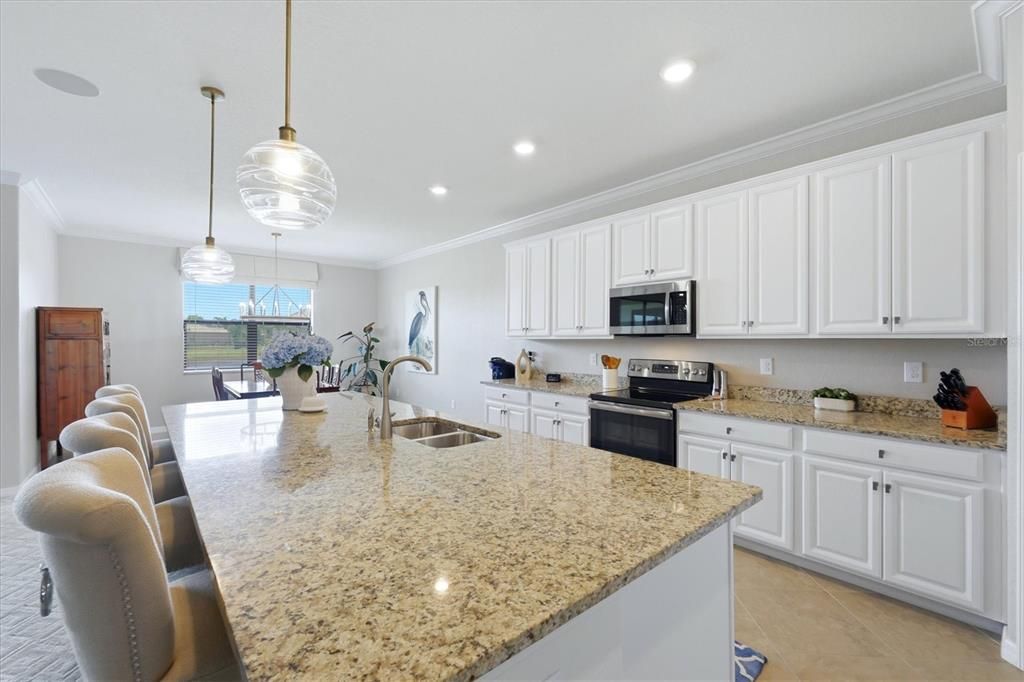 For Sale: $689,000 (3 beds, 3 baths, 2455 Square Feet)