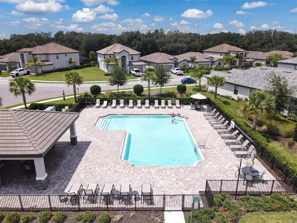 For Sale: $689,000 (3 beds, 3 baths, 2455 Square Feet)