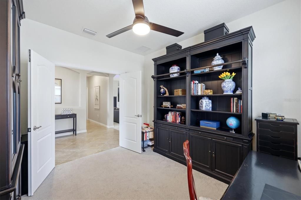 For Sale: $689,000 (3 beds, 3 baths, 2455 Square Feet)