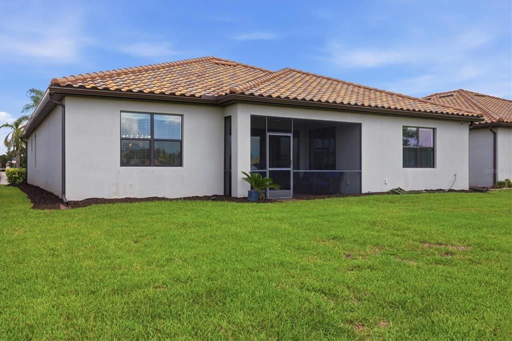 For Sale: $689,000 (3 beds, 3 baths, 2455 Square Feet)