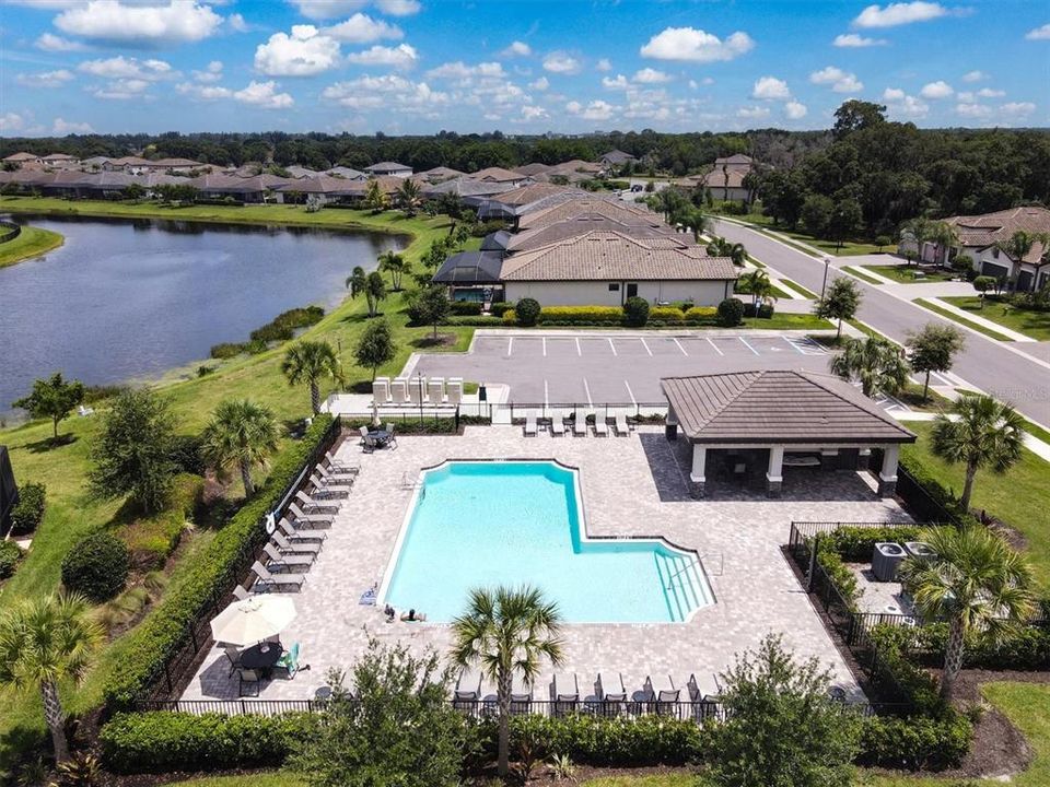 For Sale: $689,000 (3 beds, 3 baths, 2455 Square Feet)