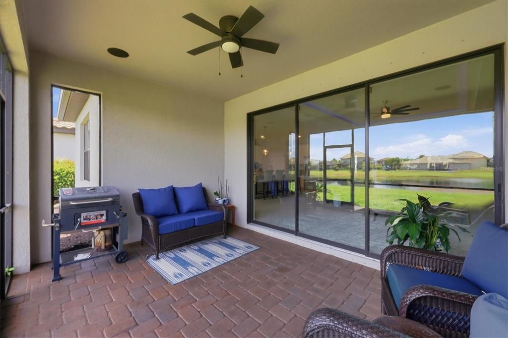 For Sale: $689,000 (3 beds, 3 baths, 2455 Square Feet)