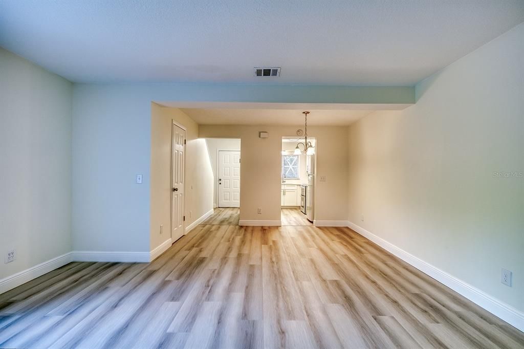 В аренду: $1,700 (2 спален, 2 ванн, 6430 Квадратных фут)