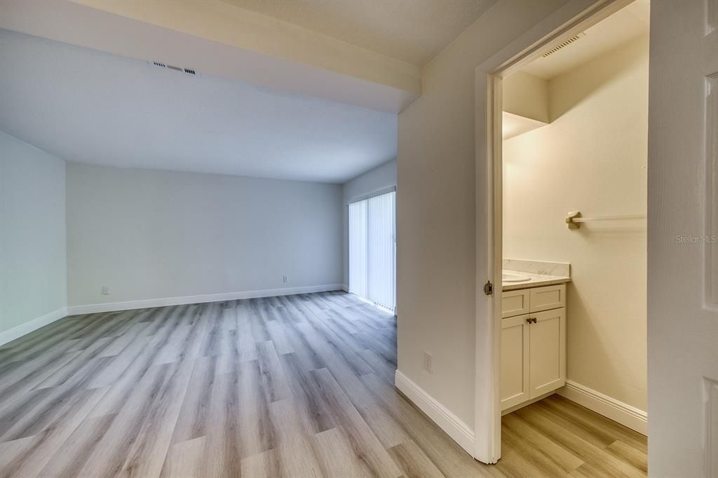 В аренду: $1,700 (2 спален, 2 ванн, 6430 Квадратных фут)