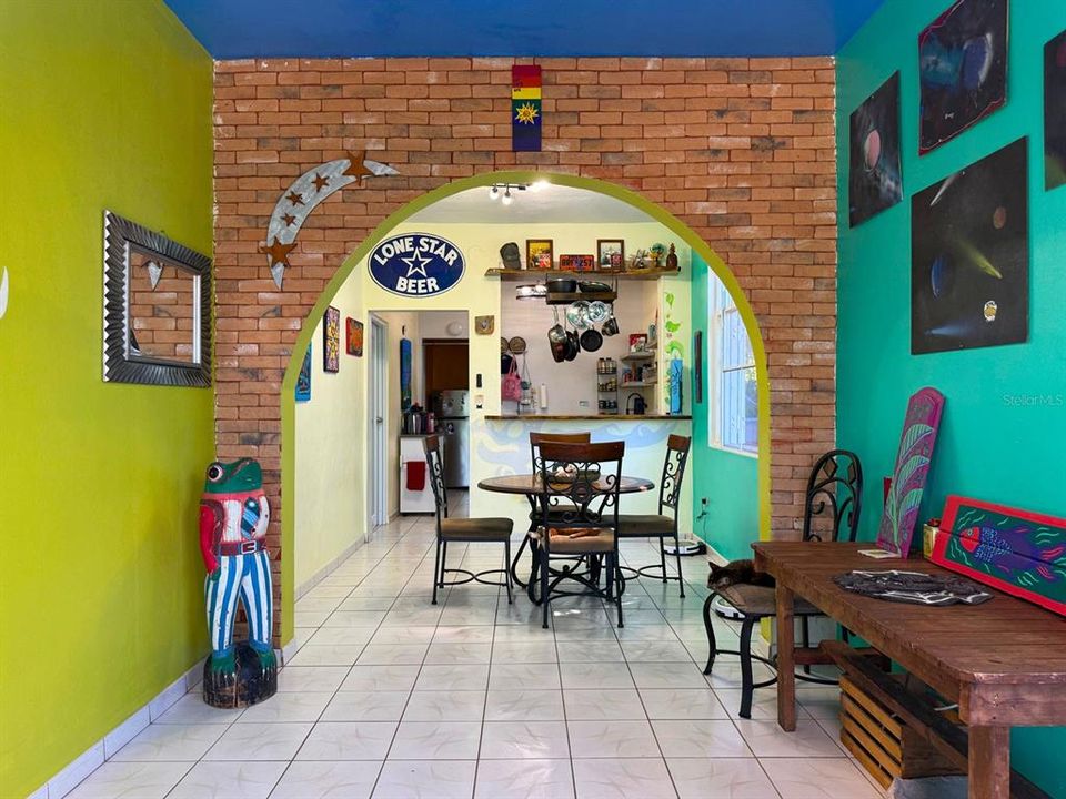 En Venta: $425,000 (3 camas, 2 baños, 1003 Pies cuadrados)