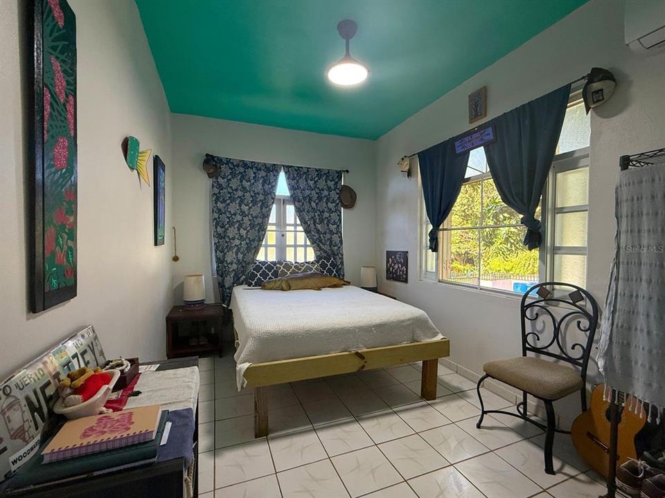 En Venta: $425,000 (3 camas, 2 baños, 1003 Pies cuadrados)