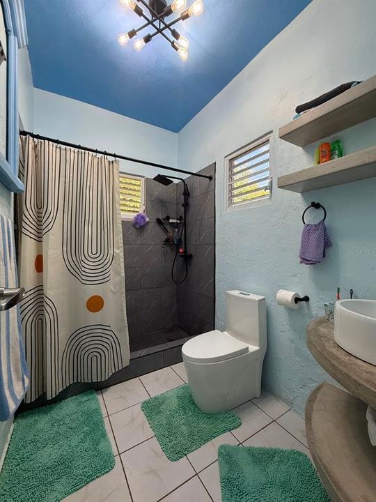 En Venta: $425,000 (3 camas, 2 baños, 1003 Pies cuadrados)