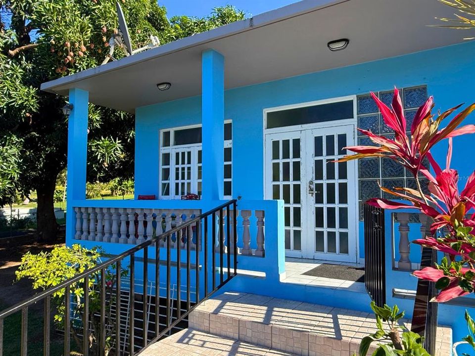 En Venta: $425,000 (3 camas, 2 baños, 1003 Pies cuadrados)