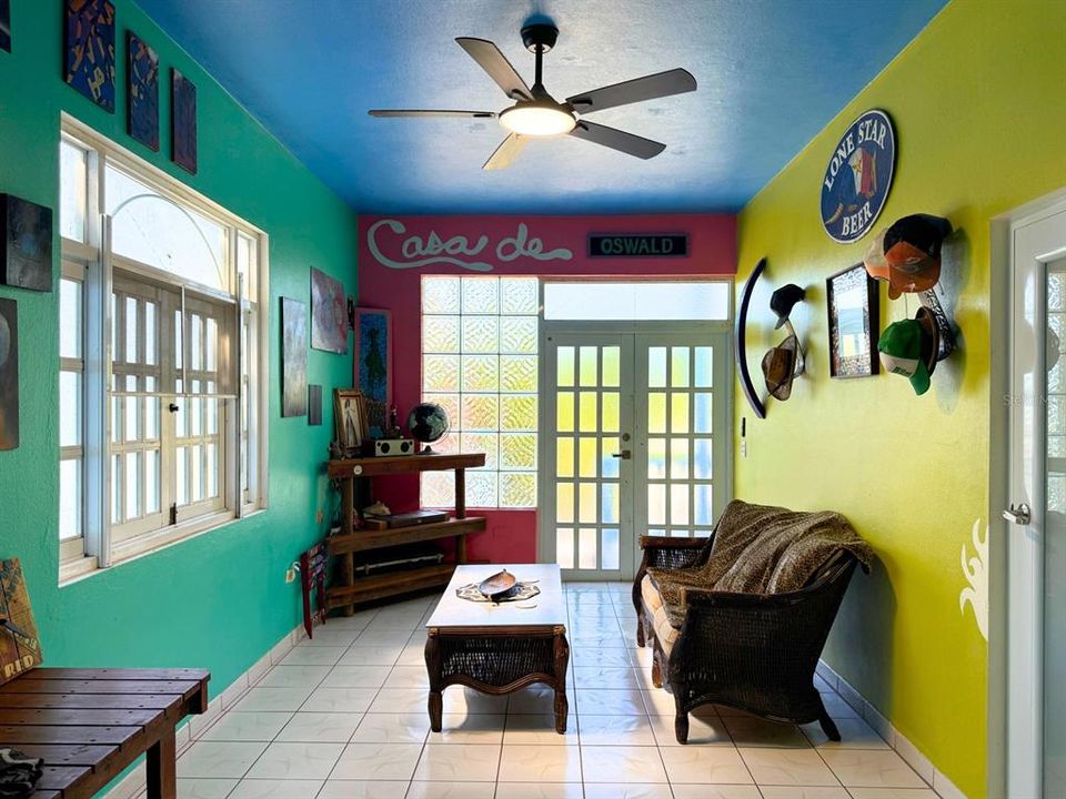 En Venta: $425,000 (3 camas, 2 baños, 1003 Pies cuadrados)