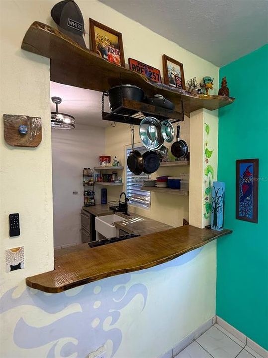 En Venta: $425,000 (3 camas, 2 baños, 1003 Pies cuadrados)