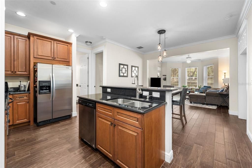 Activo con contrato: $339,000 (2 camas, 2 baños, 1130 Pies cuadrados)
