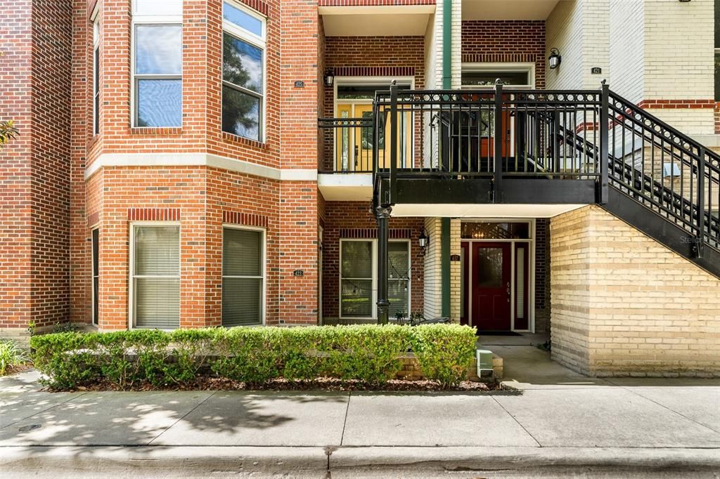 Activo con contrato: $339,000 (2 camas, 2 baños, 1130 Pies cuadrados)