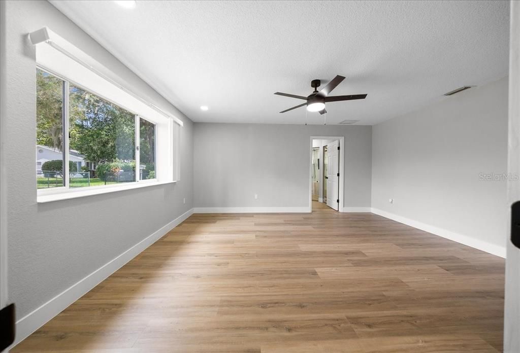 For Sale: $259,999 (3 beds, 2 baths, 1968 Square Feet)