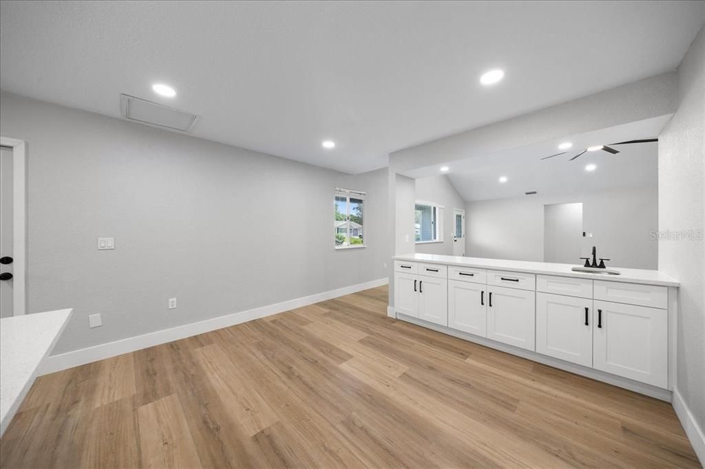 For Sale: $259,999 (3 beds, 2 baths, 1968 Square Feet)