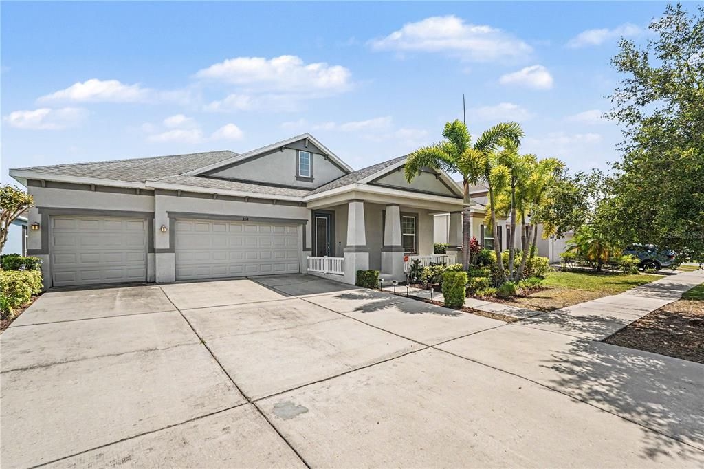 En Venta: $516,900 (4 camas, 3 baños, 2506 Pies cuadrados)