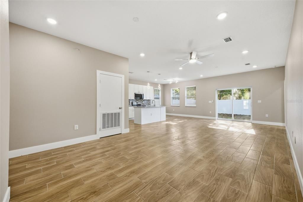 For Sale: $410,000 (3 beds, 2 baths, 1590 Square Feet)