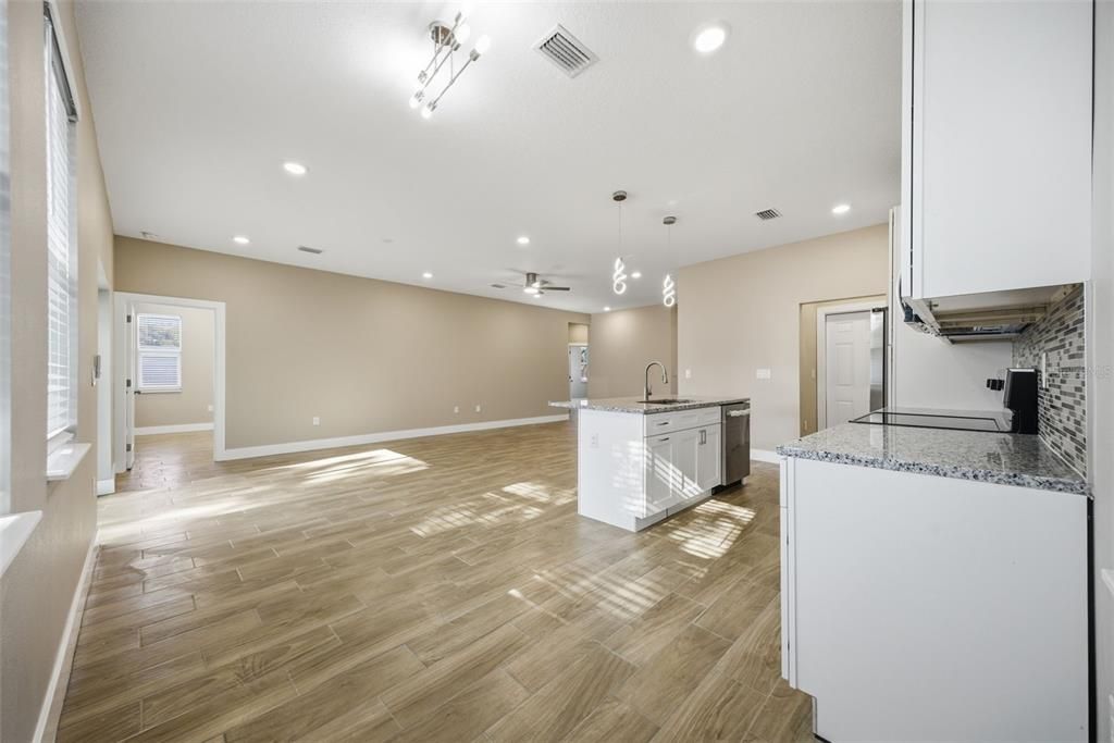 For Sale: $410,000 (3 beds, 2 baths, 1590 Square Feet)