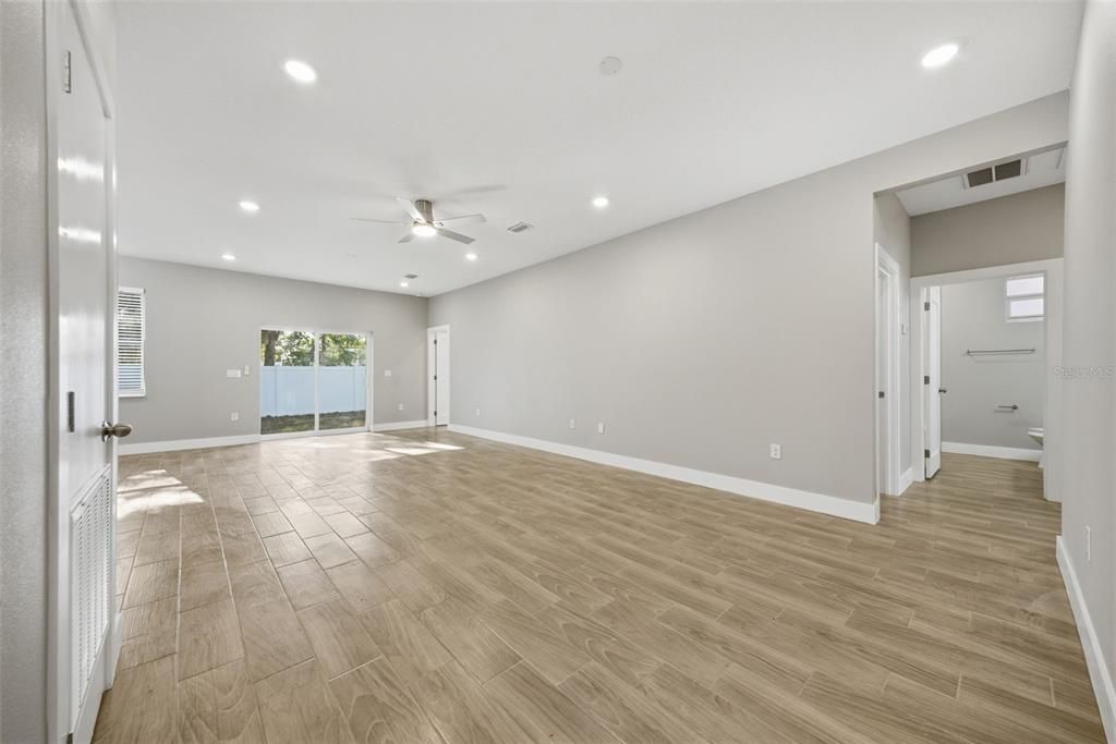 For Sale: $410,000 (3 beds, 2 baths, 1590 Square Feet)