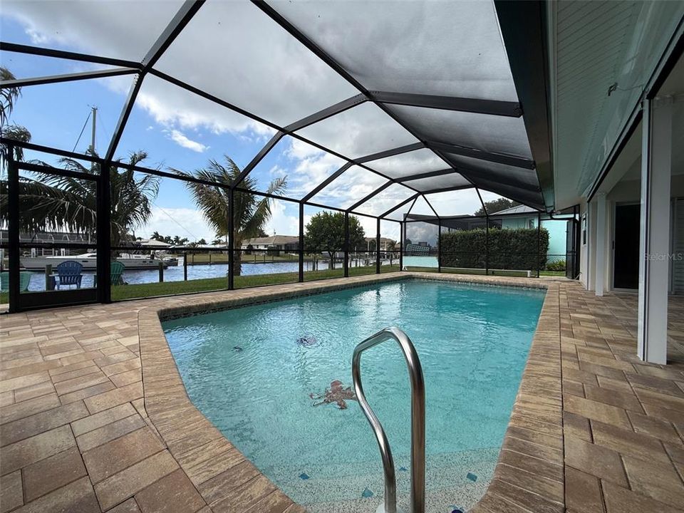 Active With Contract: $2,800 (3 beds, 3 baths, 1595 Square Feet)