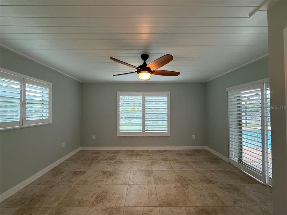 Active With Contract: $2,800 (3 beds, 3 baths, 1595 Square Feet)
