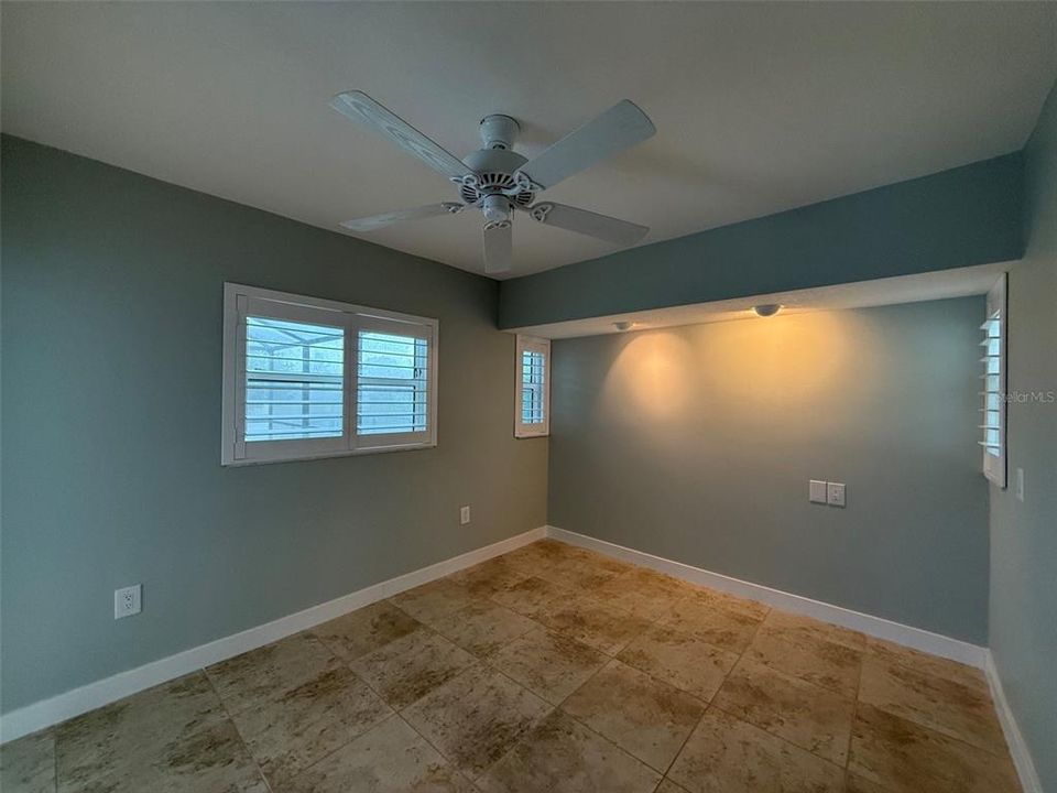 Active With Contract: $2,800 (3 beds, 3 baths, 1595 Square Feet)