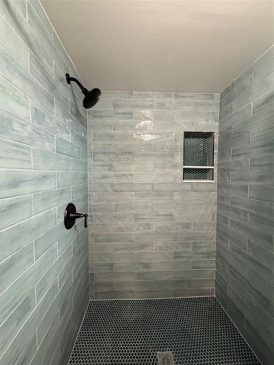 Active With Contract: $2,800 (3 beds, 3 baths, 1595 Square Feet)