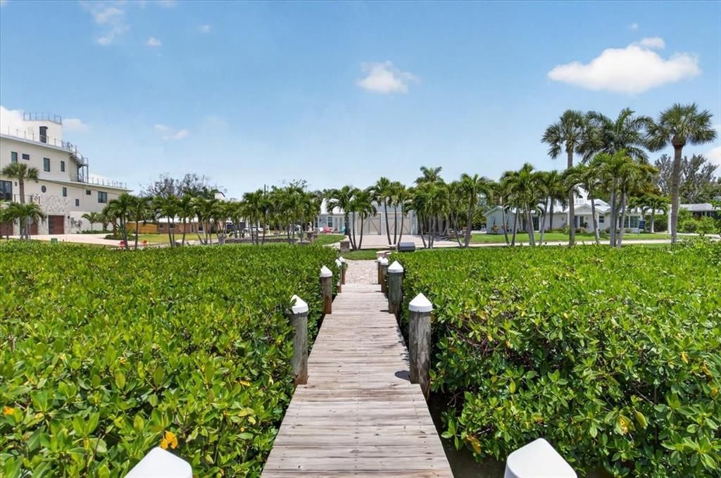 For Sale: $1,900,000 (3 beds, 2 baths, 1689 Square Feet)