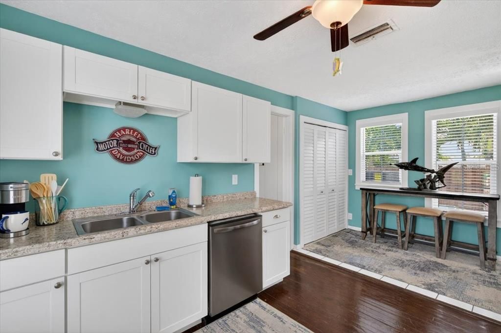 For Sale: $1,900,000 (3 beds, 2 baths, 1689 Square Feet)